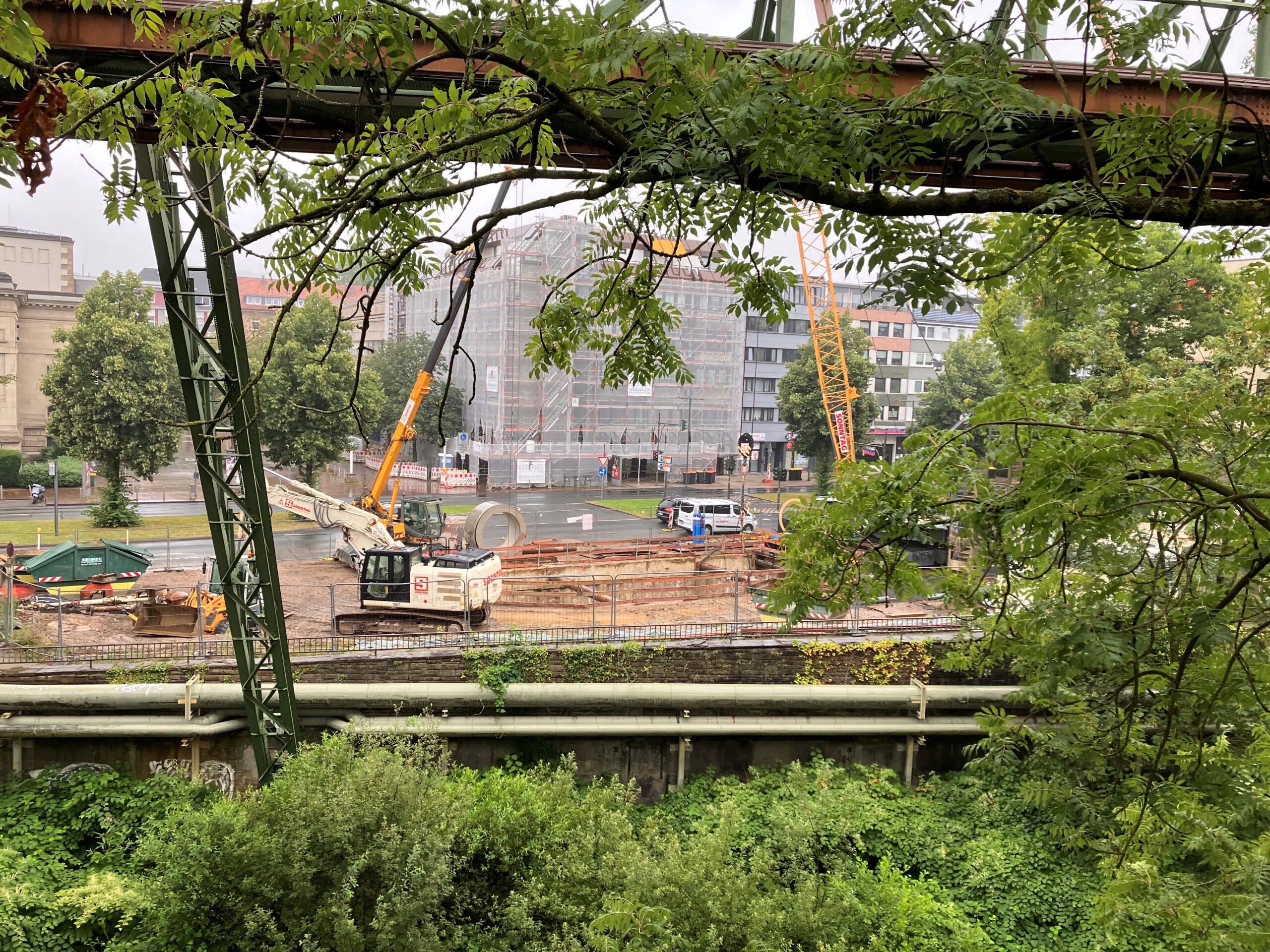Vom Parkplatz zum Park: ISEK-Barmen rettet Uferseite